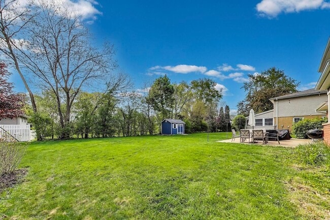 Building Photo - 511 S Dwyer Ave