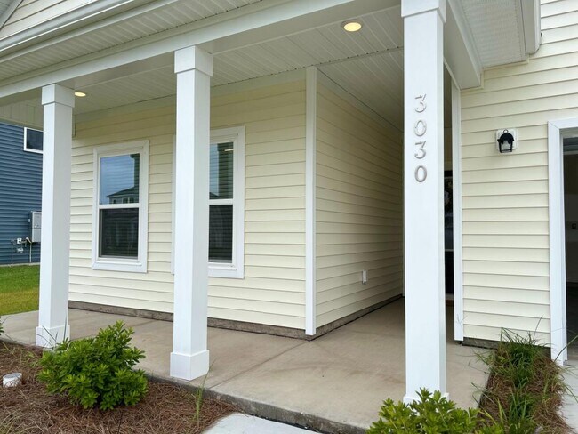 Building Photo - 3030 Palma Wy