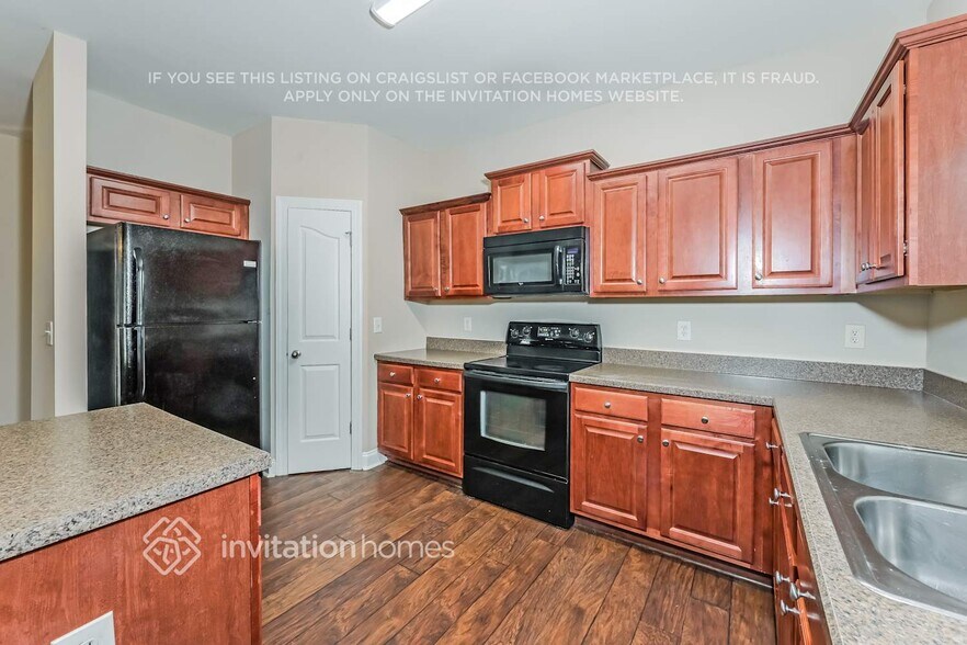 Building Photo - 5821 Apple Grove Rd NE