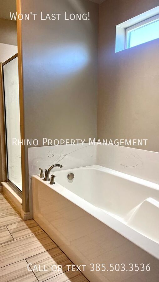 Building Photo - 1385 Bridal Veil Dr