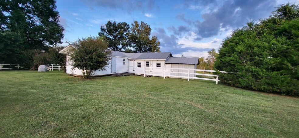 Building Photo - 338 Hicks Farm Rd