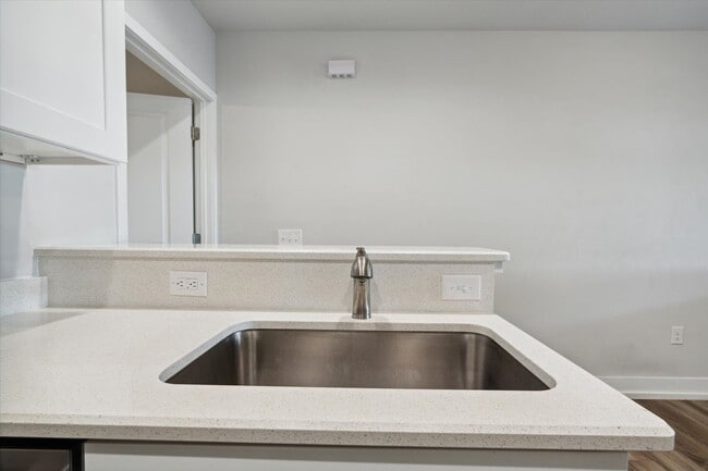 Building Photo - 1 Bedroom 1 Bathroom FALL 2026!