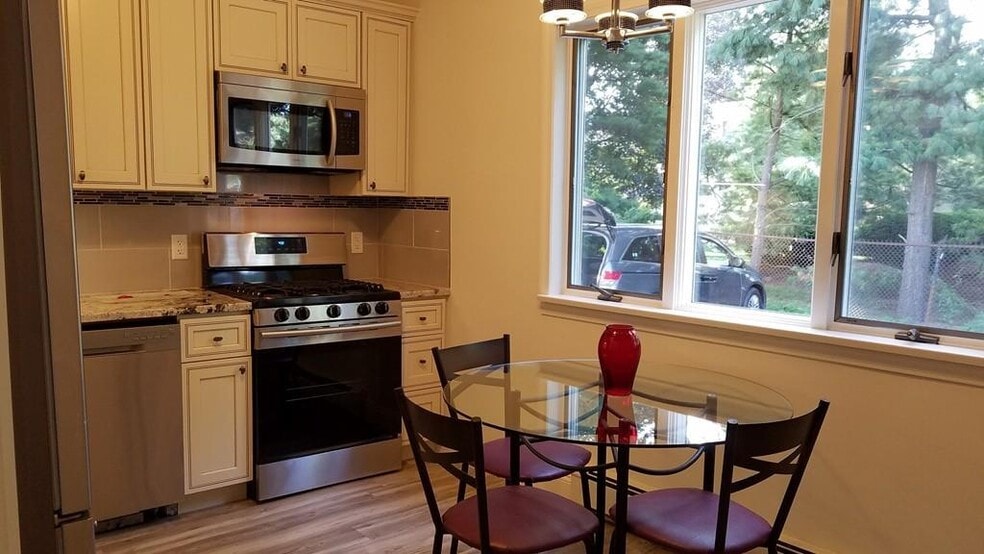 kitchen - 11 Nichols Ave