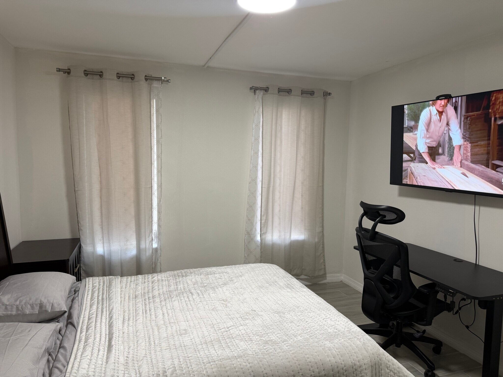 1st bedroom for rent - 13700 SW 62nd St