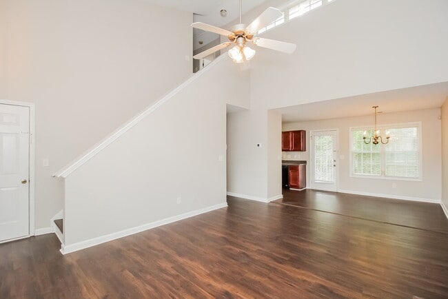 Building Photo - 413 Rosemont Ct