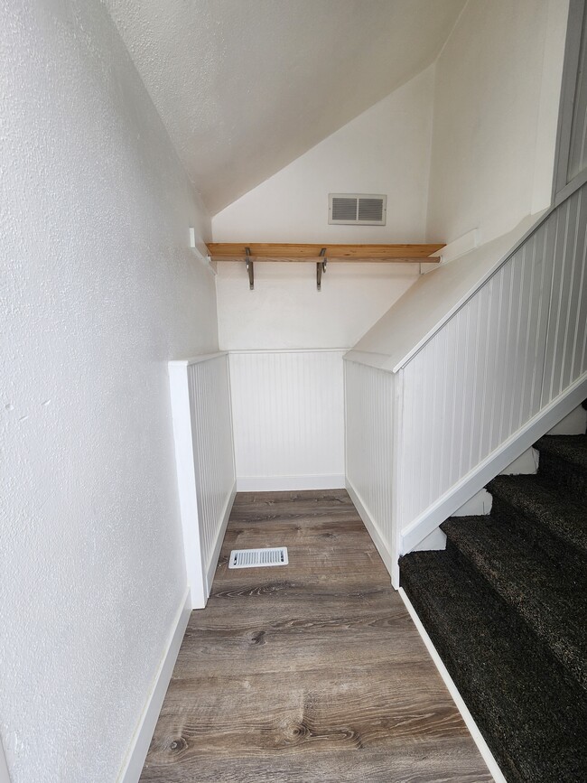 Entryway - 302 2nd Ave NE