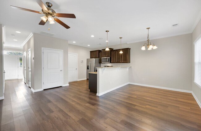 Building Photo - EXCELLENT LOCATION IN LEXINGTON'S DAWSON'S PARK