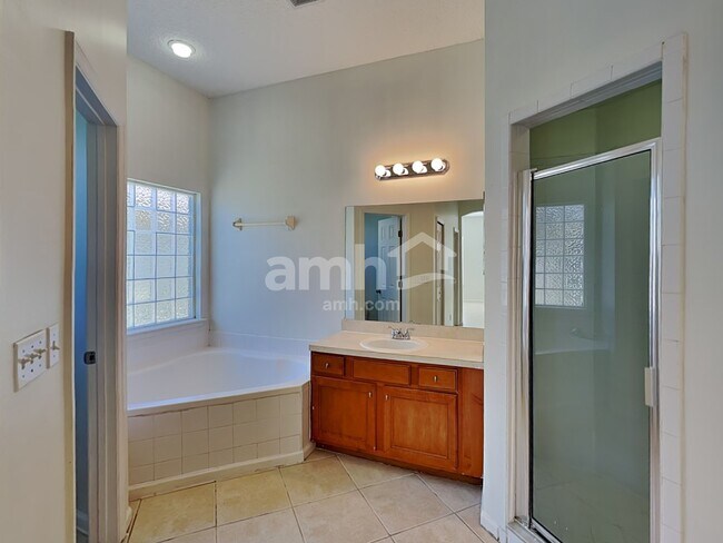 Building Photo - 9140 Prosperity Lake Dr