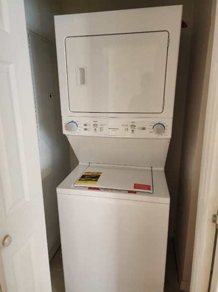 Building Photo - 870 Marina Dr