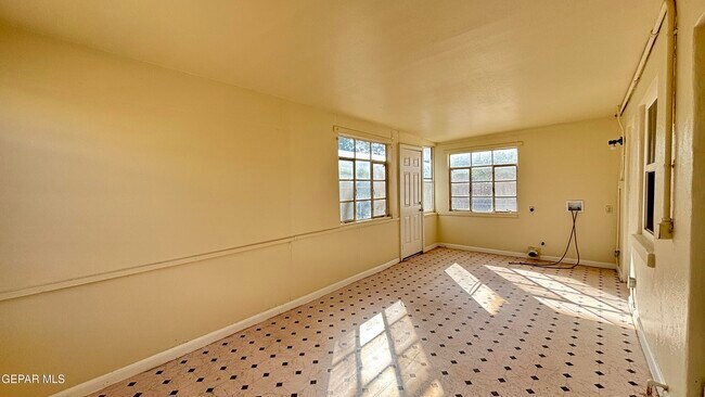 Building Photo - 8033 Carpenter Dr