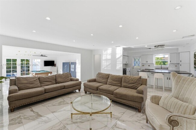 Building Photo - 201 Calle Grande Dr