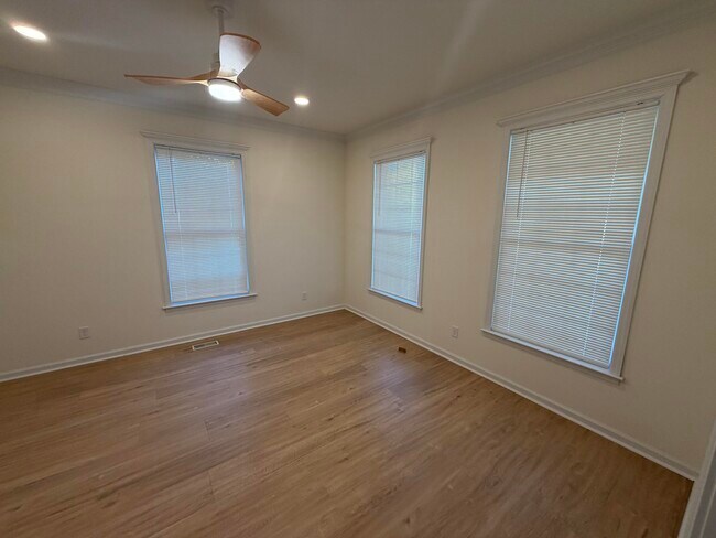 Building Photo - 28 Gertrude Dr