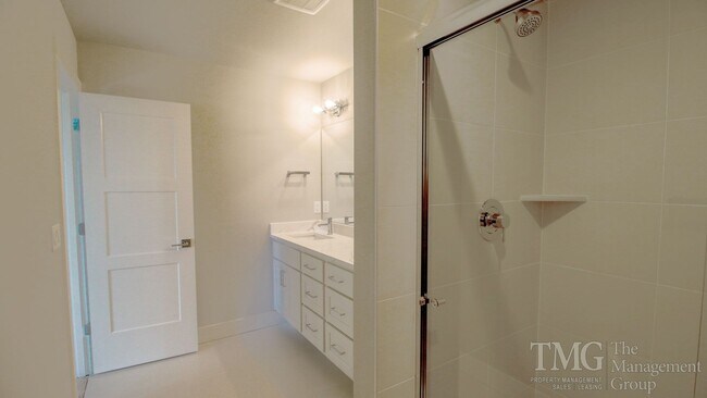 Building Photo - Beautiful 3BD Home in Orchards with Modern, Thoughtful Finishes & a Fenced Yard!