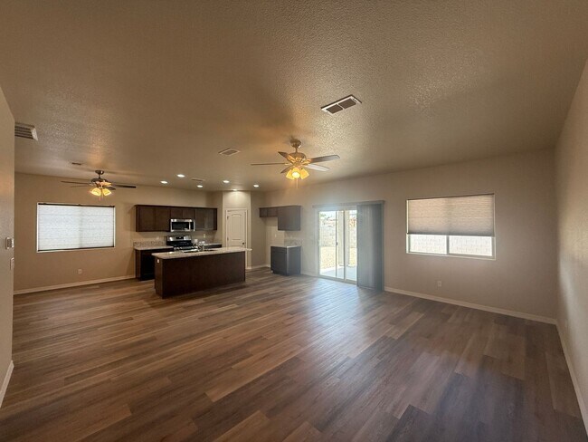 Building Photo - New Build 3 Bedroom 2 Bathroom