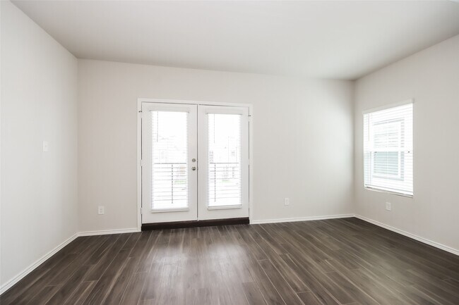 Building Photo - 15250 Estrella Rd W