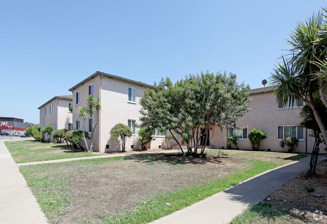 Primary Photo - Mateus Apartments