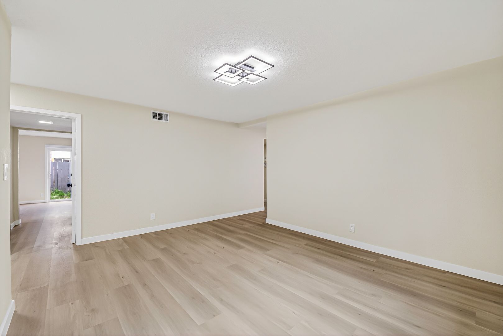 Building Photo - 1250 S Brookhurst St