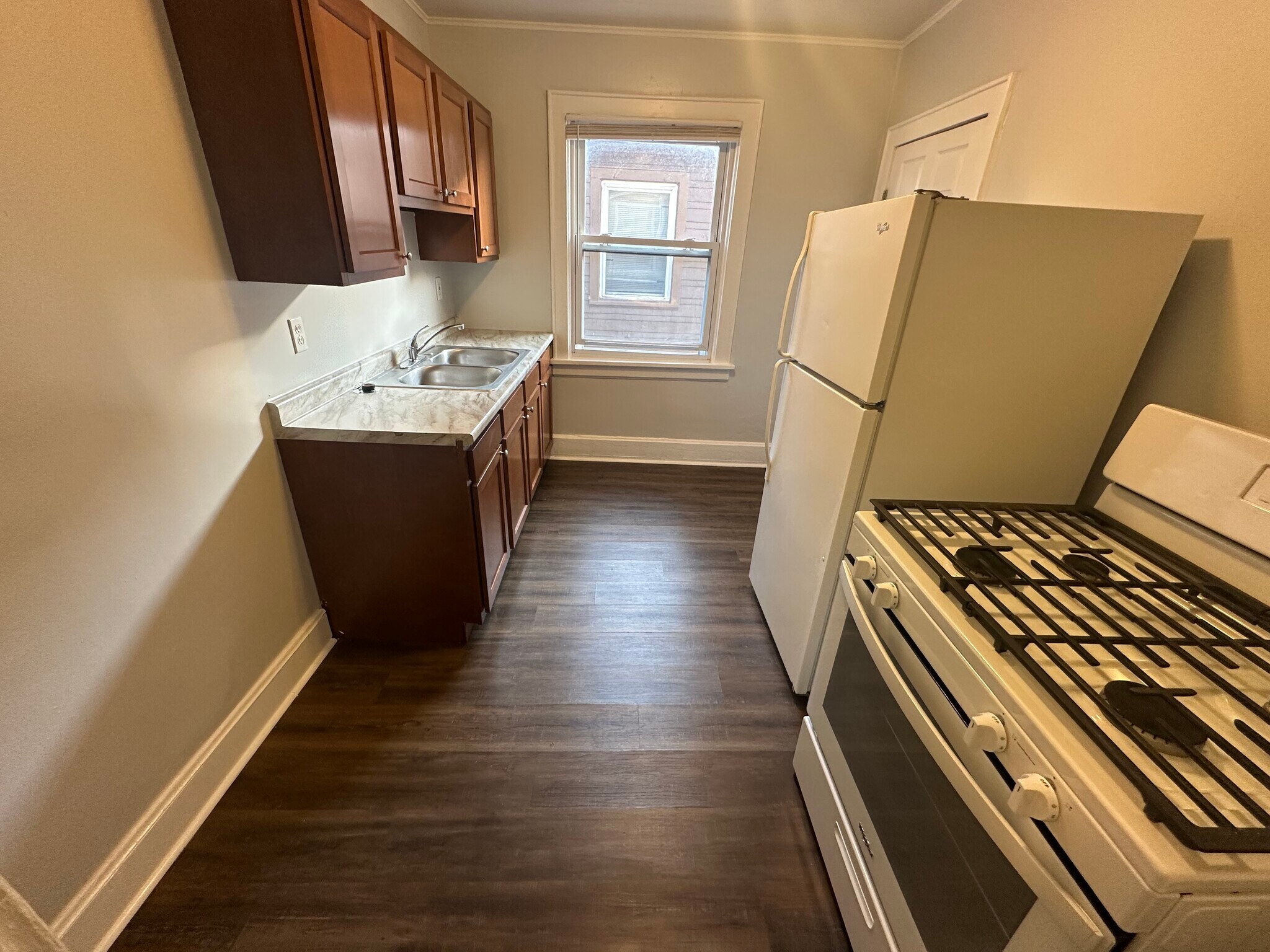 Building Photo - 7008 Plainfield Rd