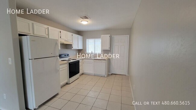 Building Photo - 4130 N Toltec Rd