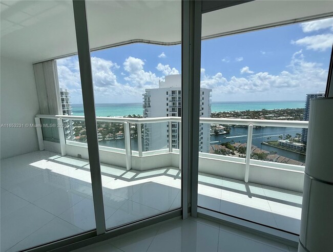 Building Photo - 21055 Yacht Club Dr