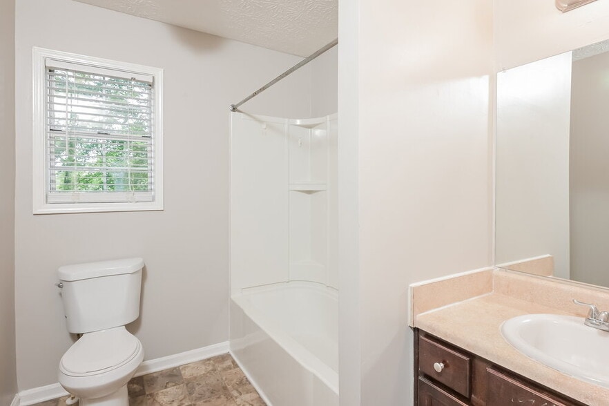 Building Photo - 989 Autumn Crest Ct