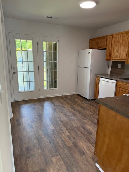 Building Photo - 326 Cedar St