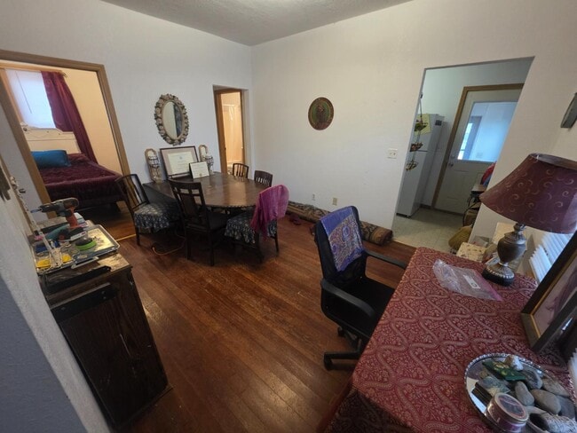 Building Photo - 445 N Plum St