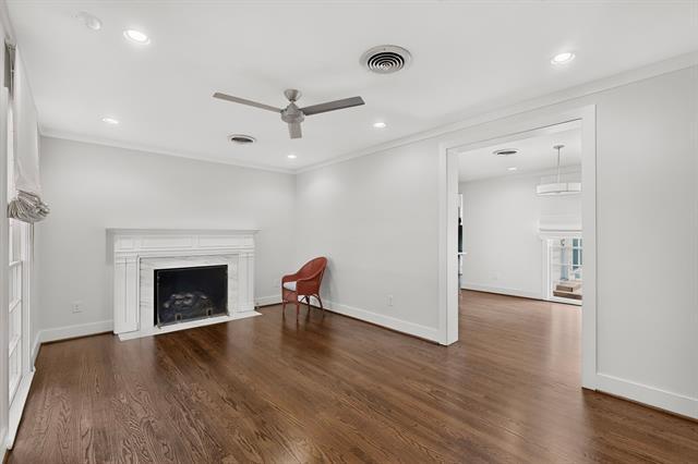 Building Photo - 2323 Barberry Dr