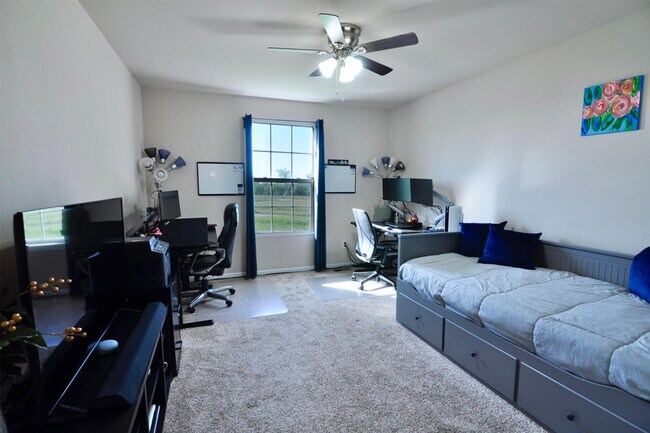 Building Photo - 4481 Bridgeview Ln
