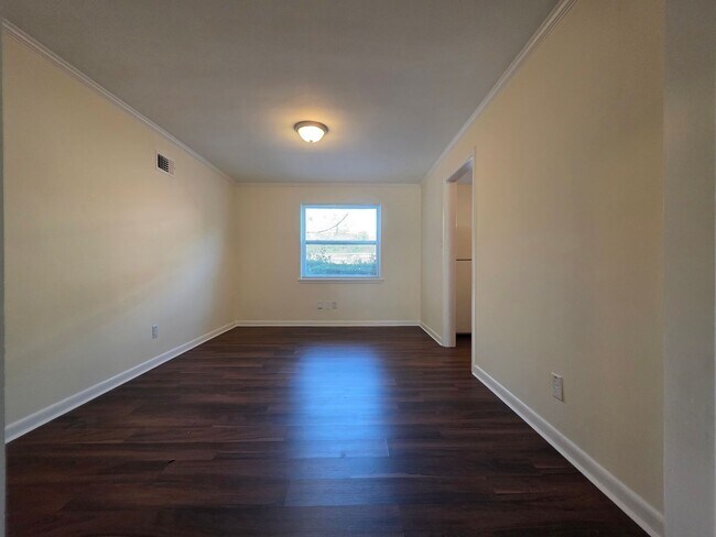 Building Photo - Bull St