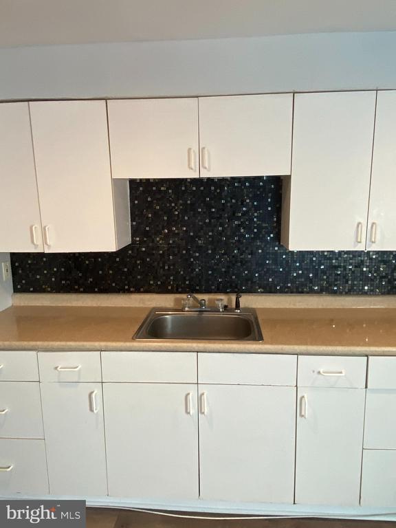 Primary Photo - 2004 Kelmore Rd