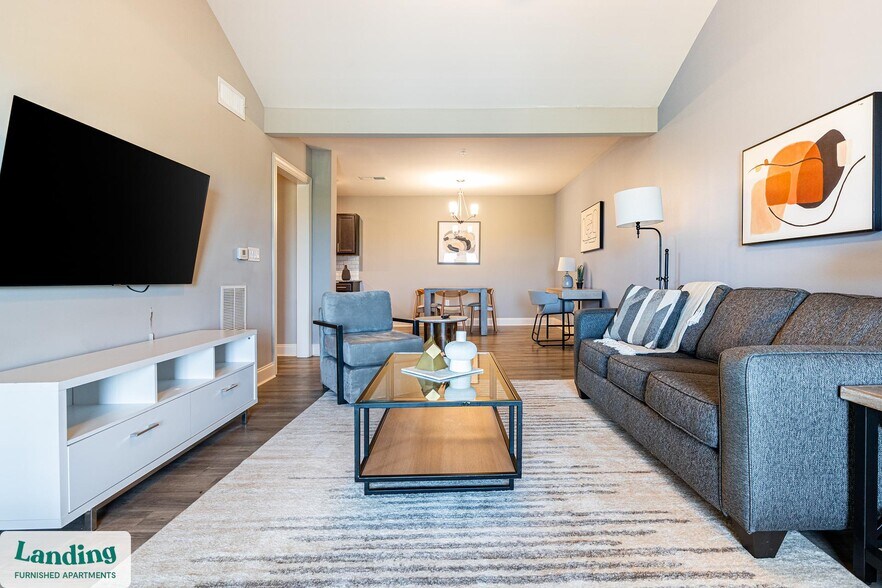 Building Photo - 305 Laredo Dr