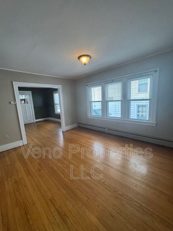 Building Photo - 1401 Belmont Ave