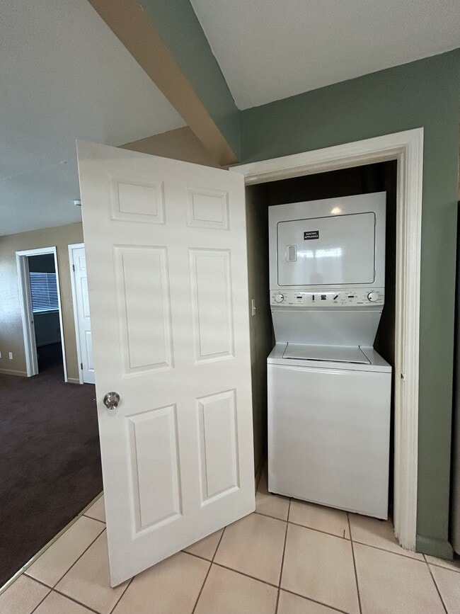 Building Photo - 58 Marys Ave