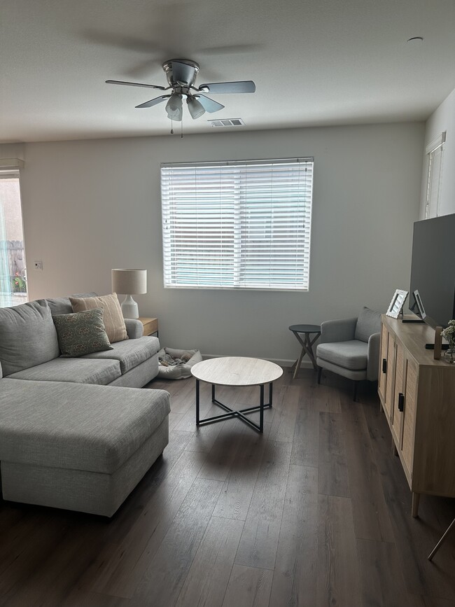 Building Photo - 4045 Neapolis Ln
