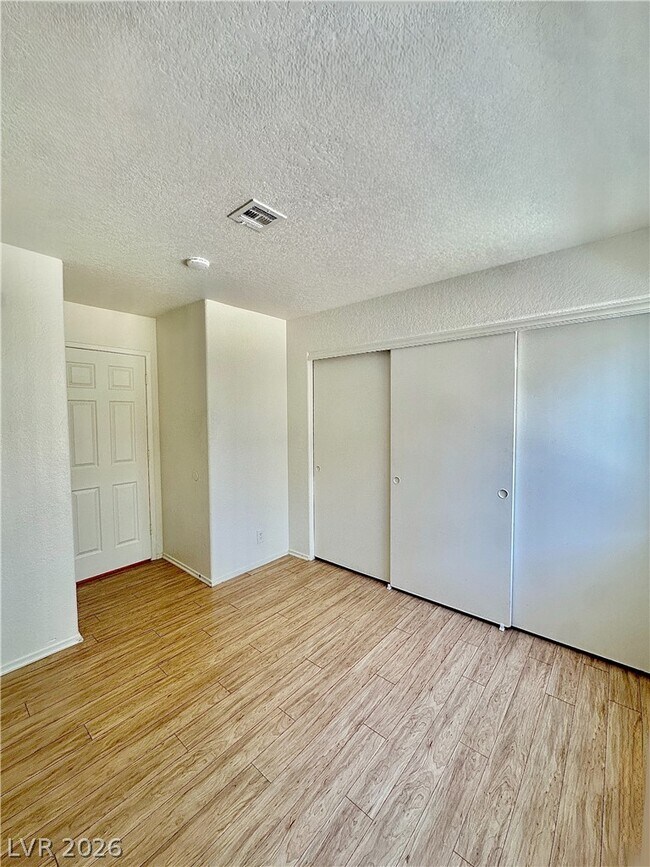 Building Photo - 5042 S Rainbow Blvd
