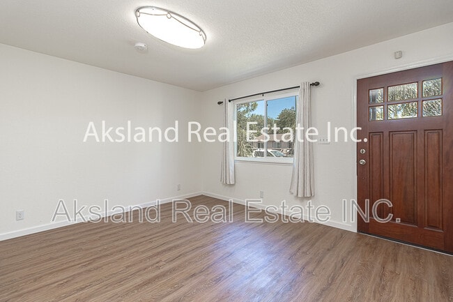Building Photo - 726 Milestone Dr