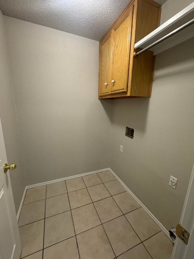 Building Photo - 209 Grover Ave