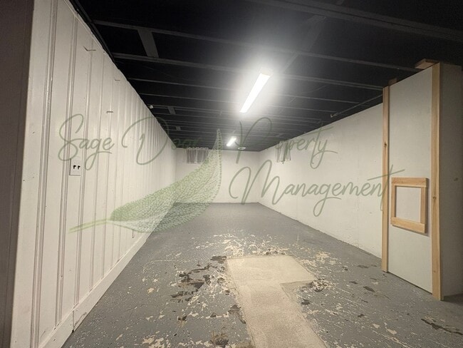 Building Photo - MODERN RENOVATIONS!!!