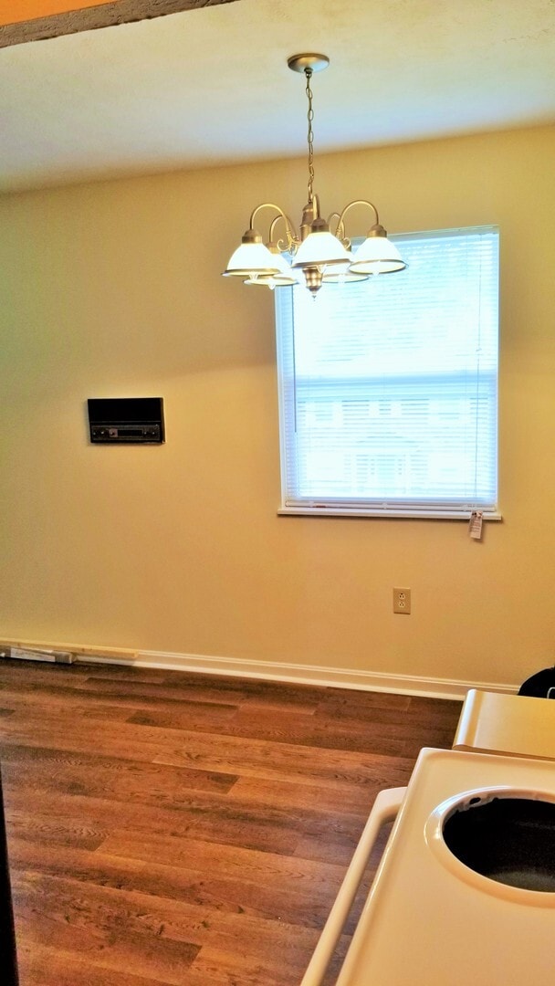Building Photo - 3212 Springfield Dr