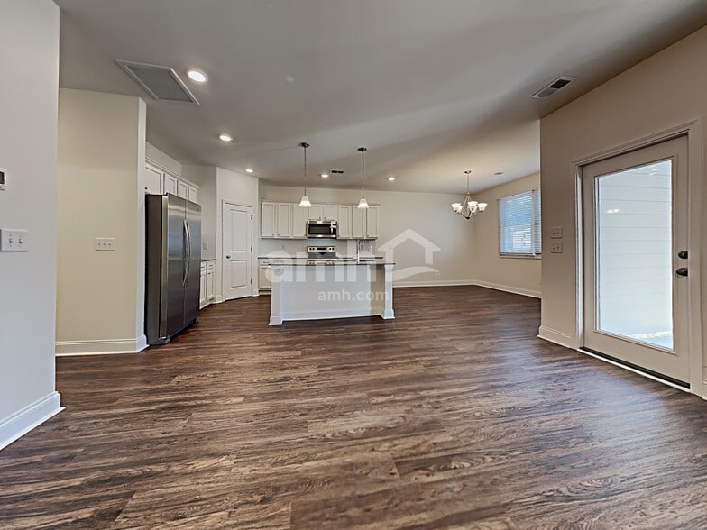 Building Photo - 410 Wright Rd A