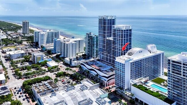 Building Photo - 6899 Collins Ave