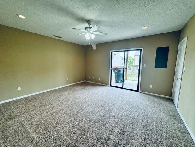 Building Photo - Great Campbell County Location FIRST MONTH RENT FREE