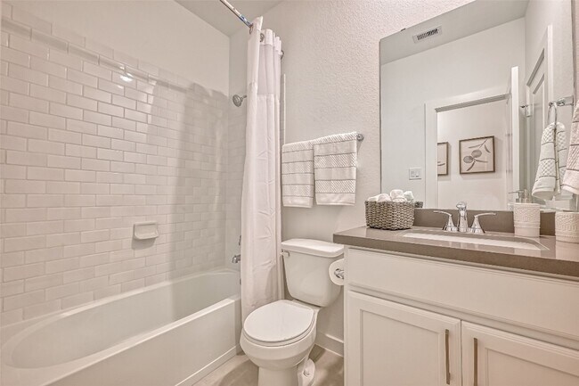 Building Photo - 7933 Wild Thicket Dr