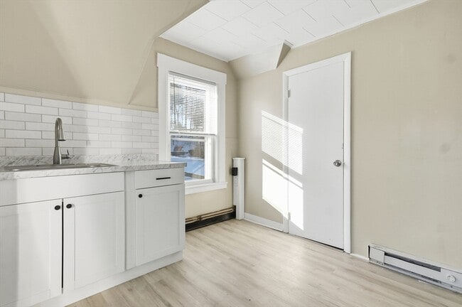 Building Photo - 29 Allen St