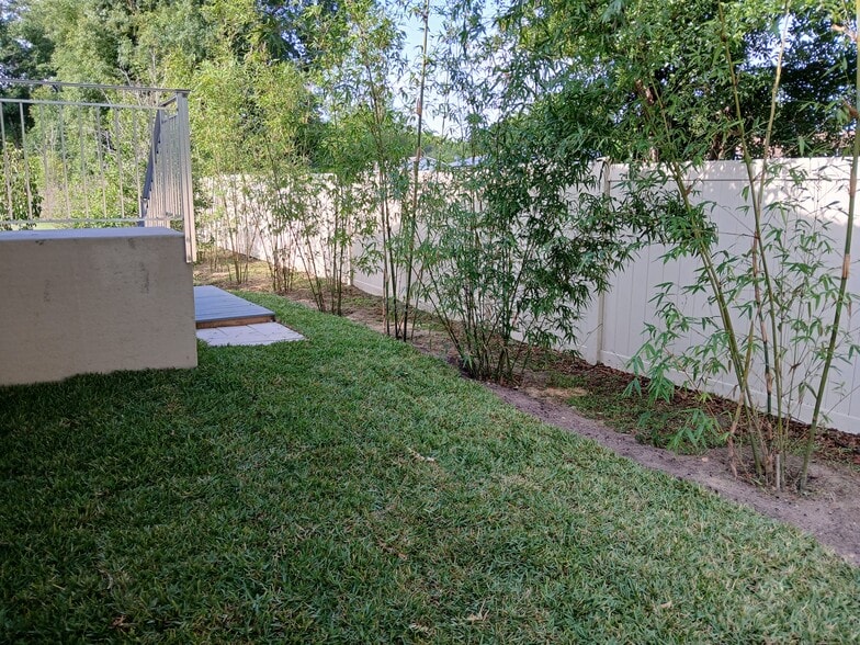 Building Photo - 637 Pine Brook Cir