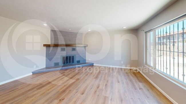 Building Photo - 1303 N Walnut Blvd