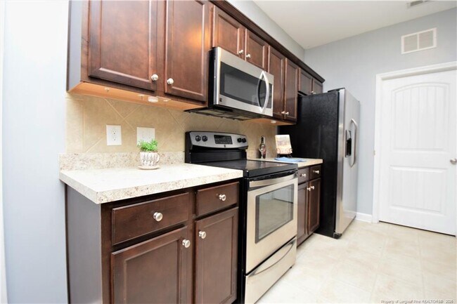 Building Photo - 140 Meherrin Lp