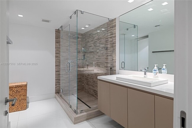 Building Photo - 10155 Collins Ave