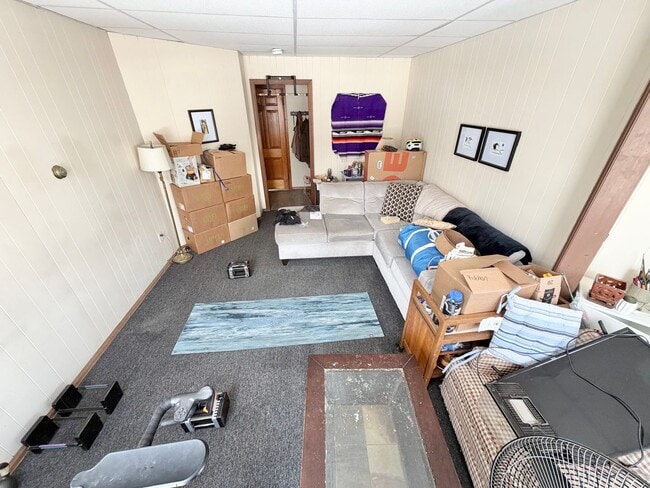 Building Photo - 203 Maple St